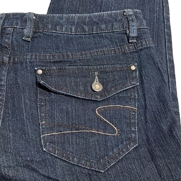 Capri Pants Woman’s Size 12 Mid Rise Dark Wash Denim Stretch Jeans Liz Claiborne - Picture 7 of 10